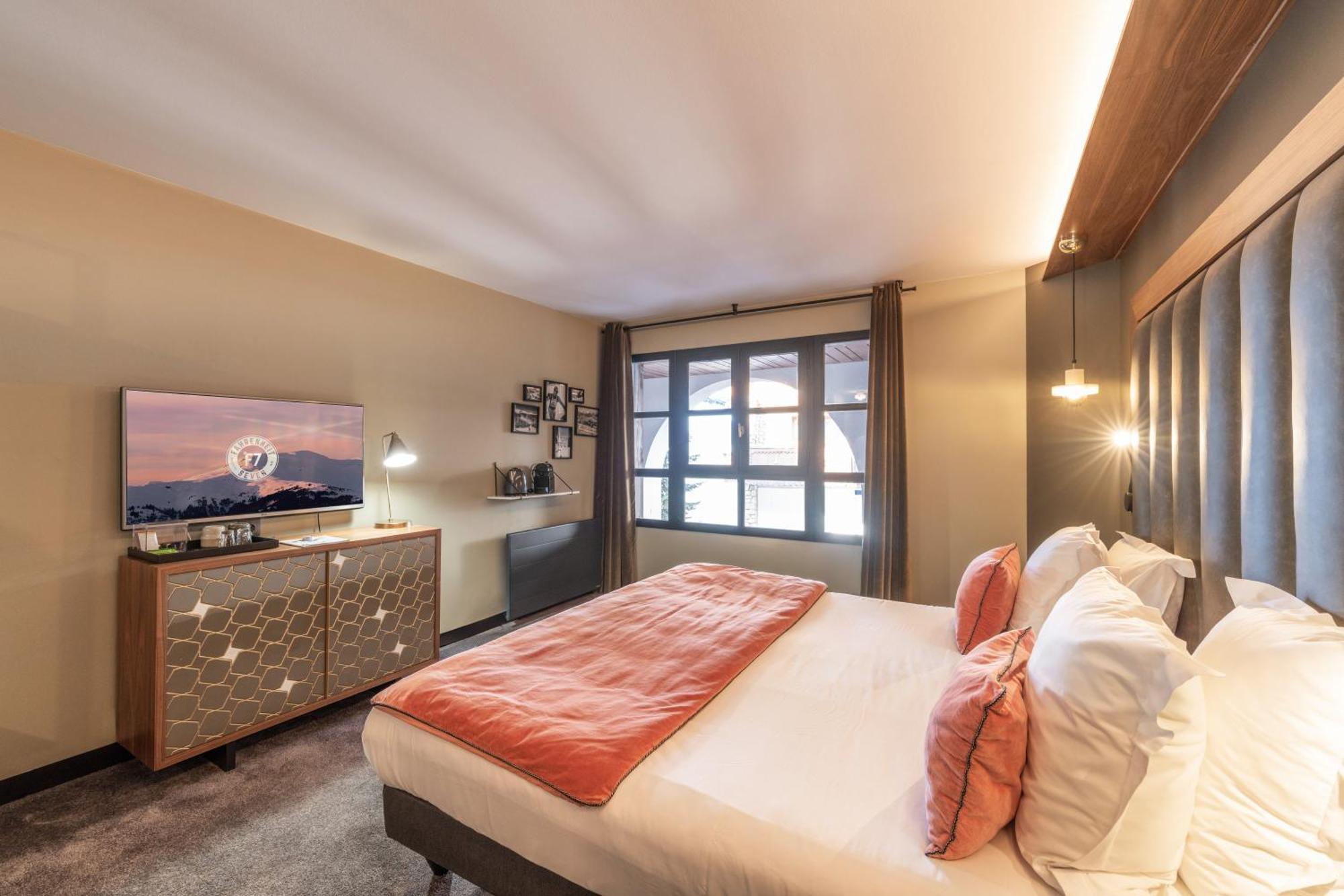 Hotel Fahrenheit Seven Courchevel Exteriér fotografie